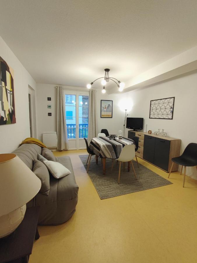 Grand appartement en RDC Vallée de Campan Exterior foto