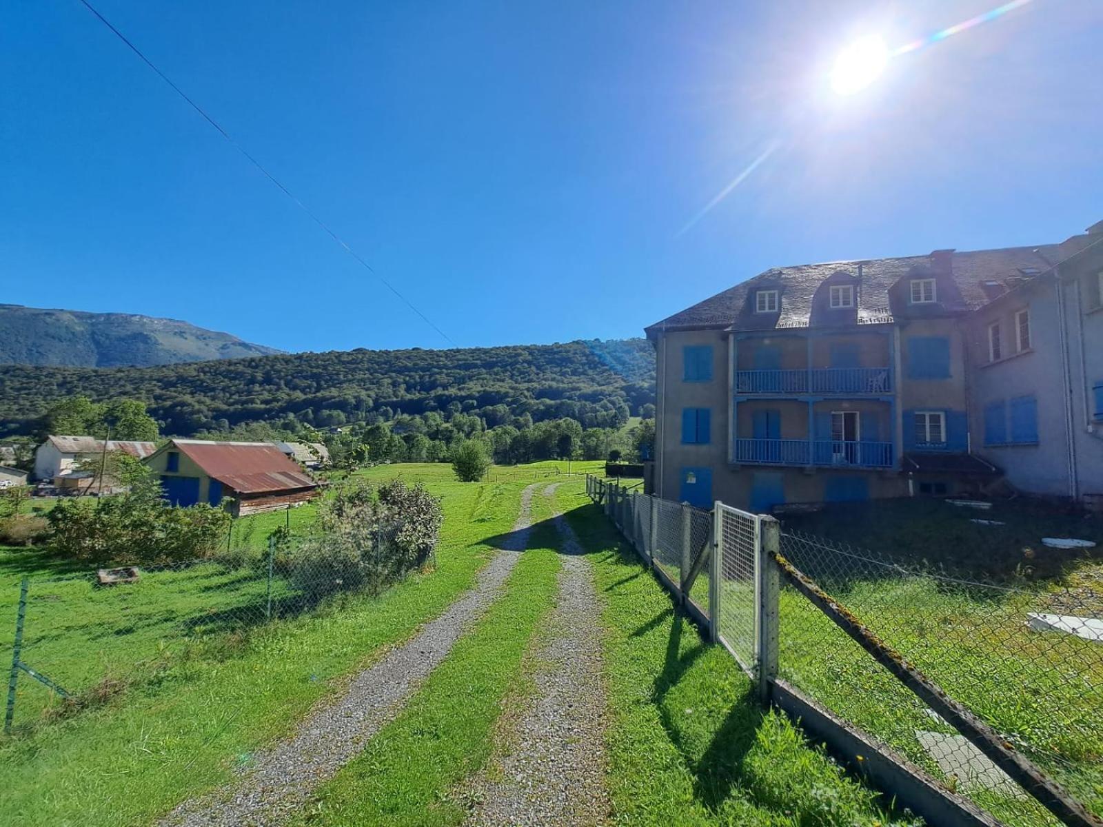 Grand appartement en RDC Vallée de Campan Exterior foto